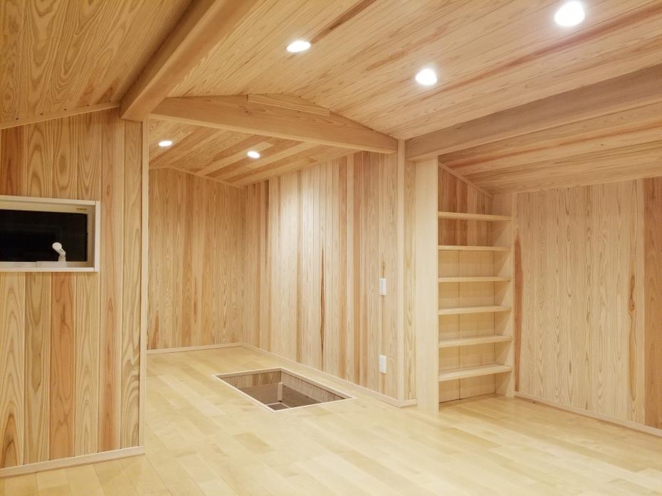木のぬくもり溢れる大空間のロフトは趣味の部屋として、書斎として、自由に使える癒しの空間に。